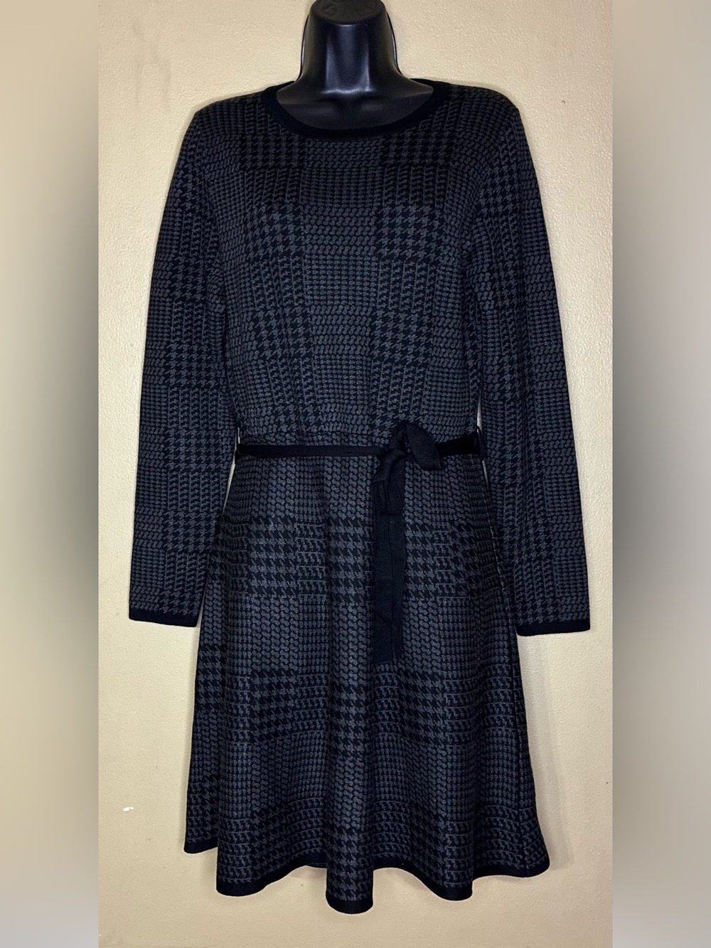 Max Studio Black Houndstooth Long-Sleeve Belted Dress